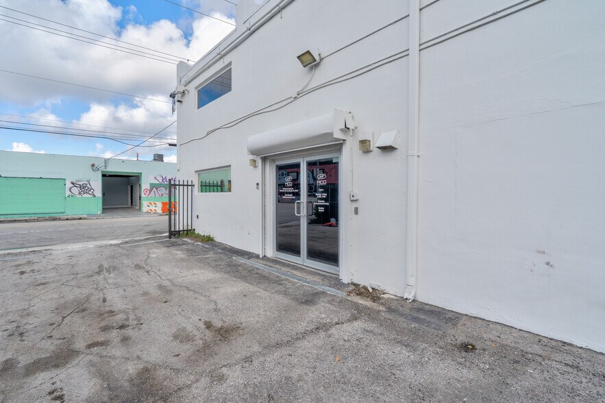 More Photos Of 2041-2045 NW 1st Ave, Miami Light Manufacturing For Lease