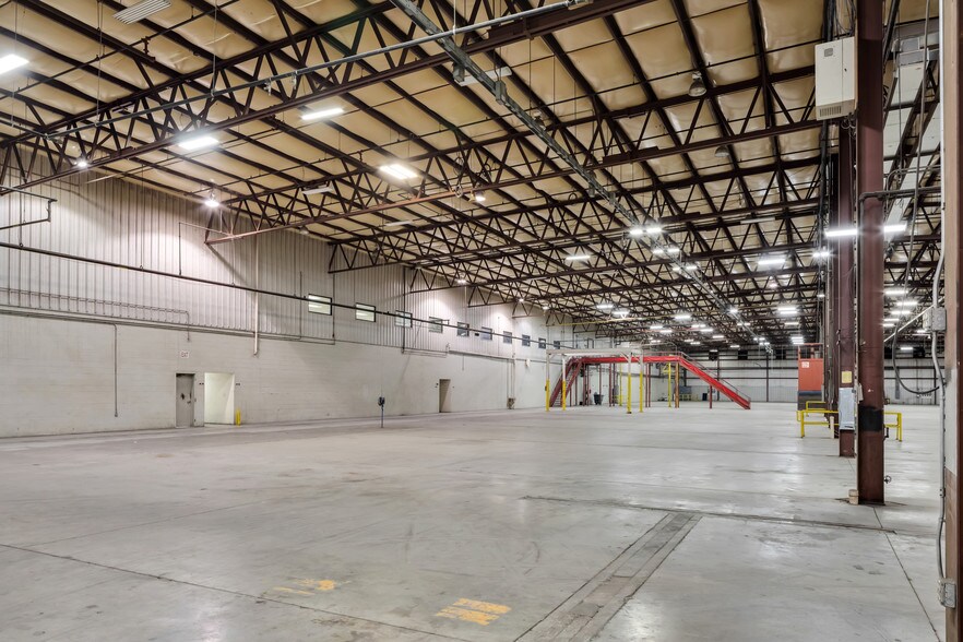 More Photos Of 426 Industrial Blvd, Kearneysville Manufacturing For Lease