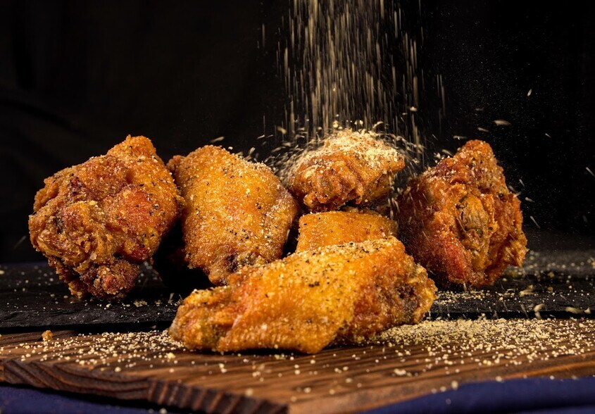 More Photos Of 5060 Montclair Plaza Ln, Montclair General Retail For Lease