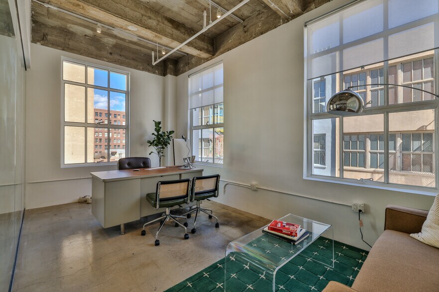 More Photos Of 742-748 S Hill St, Los Angeles Loft Creative Space For Lease