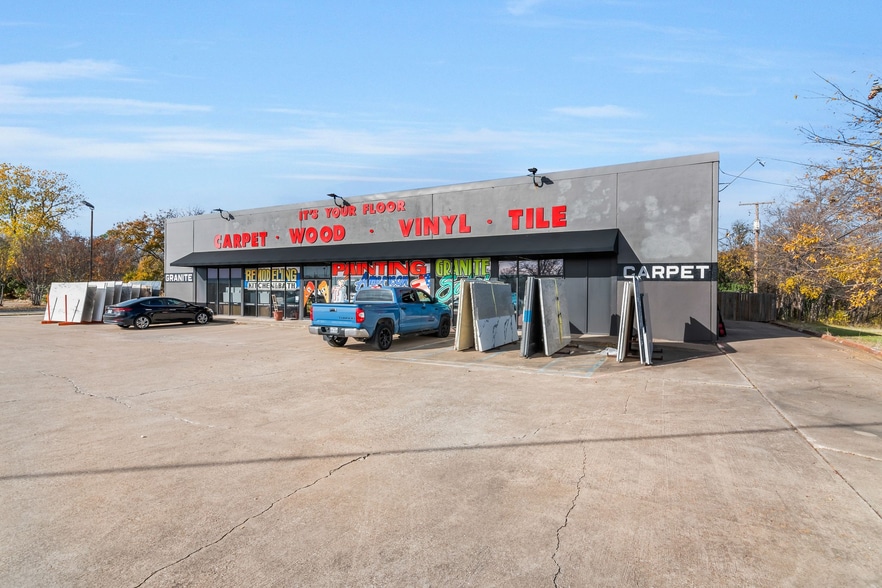 More Photos Of 8101 Grapevine Hwy, North Richland Hills Showroom For Sale