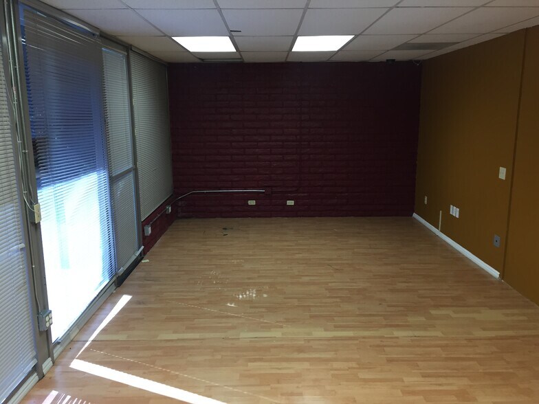 More Photos Of 1051 E Wardlow Rd, Long Beach Office For Lease