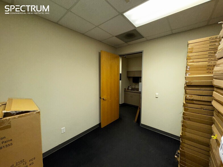 More Photos Of 28361-28385 Constellation Rd, Valencia Manufacturing For Lease