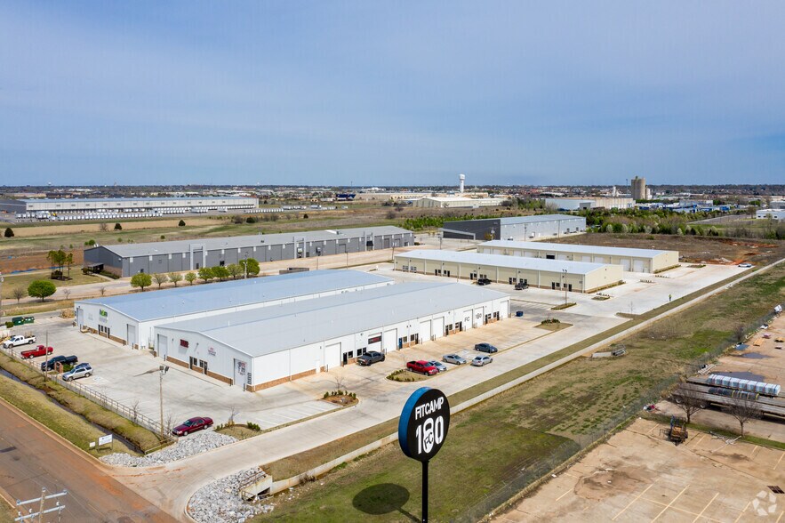 More Photos Of 14300 N Lincoln Blvd, Edmond Warehouse For Lease