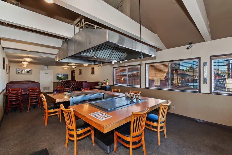 More Photos Of 41025 Big Bear Blvd, Big Bear Lake Restaurant For Sale