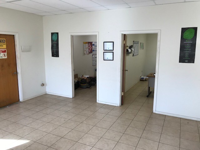 More Photos Of 1305 E Pecan Ave, McAllen Warehouse For Lease