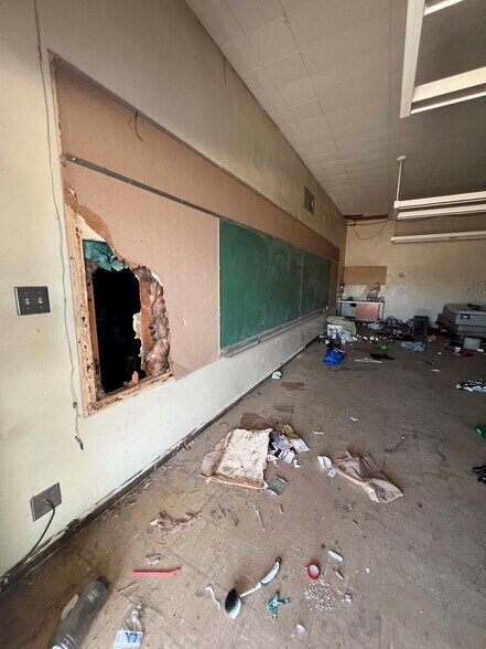 More Photos Of 401 S 3rd St, Blythe Religious Facility For Sale