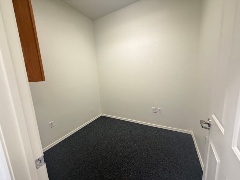 More Photos Of 1515 N Lake Havasu Ave, Lake Havasu City General Retail For Sale