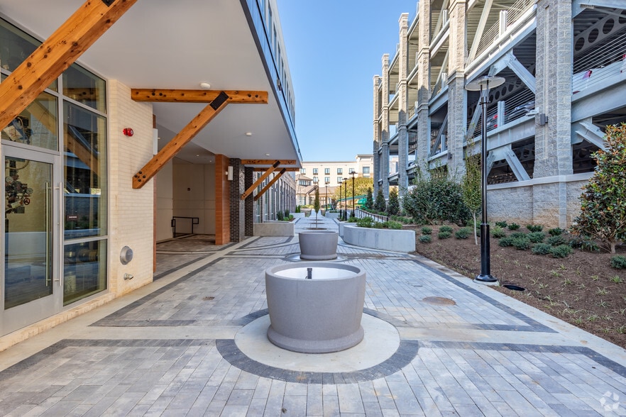 More Photos Of 2015 Ayrsley Town Blvd, Charlotte Unknown For Lease