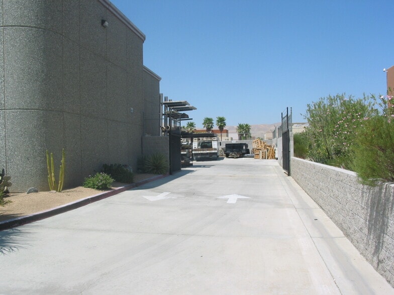 More Photos Of 72078 Corporate Way, Thousand Palms Warehouse For Lease