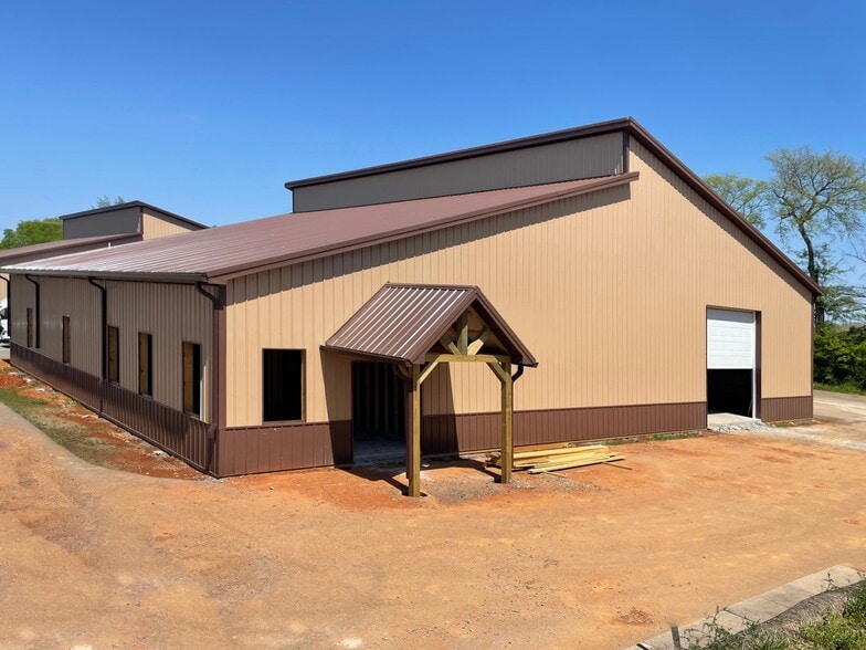 Primary Photo Of 1080 International Blvd, Clarksville Industrial For Lease