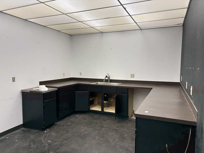 More Photos Of 209 N Main St, Tulsa Storefront For Lease