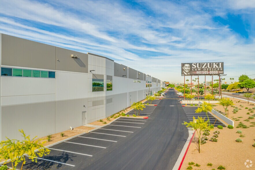 More Photos Of 2125 S 7th St, Phoenix Distribution For Lease