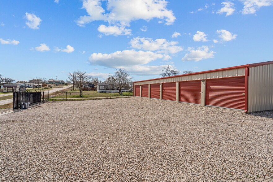 More Photos Of 101 Enchanted Lakes dr, Azle Self Storage For Sale