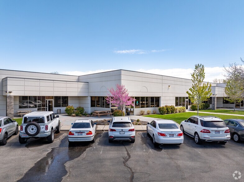 More Photos Of 350-398 N Mitchell St, Boise Office For Lease