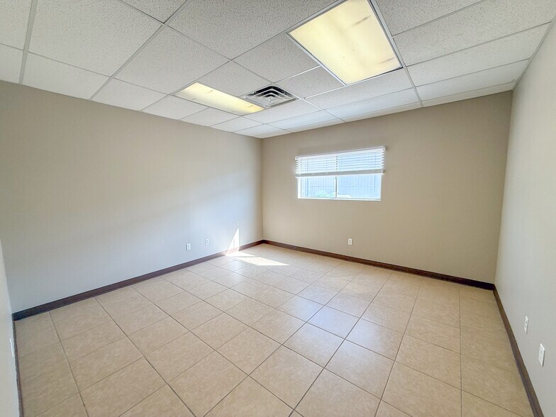 More Photos Of 12718 TX-191, Midland Warehouse For Lease