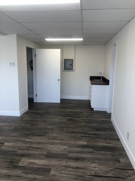 More Photos Of 333 Shipyard Way, Newport Beach Storefront Retail Office For Lease