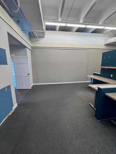 More Photos Of 2002 2nd St SW, Rochester Storefront Retail Office For Sale