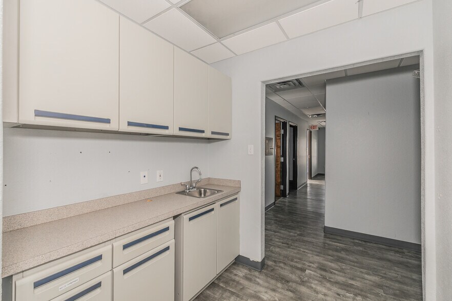 More Photos Of 2014 Justin Rd, Highland Village Medical For Lease