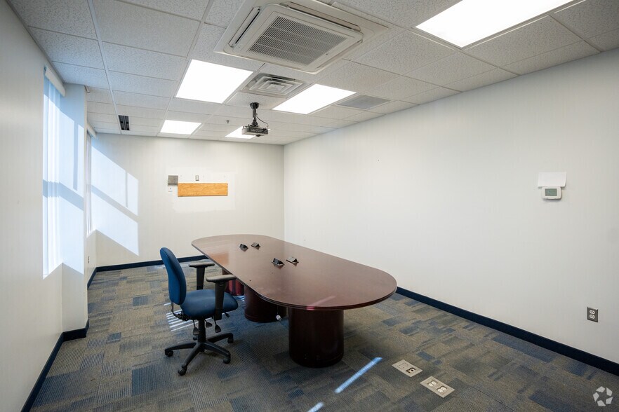 More Photos Of 500 Gateway Dr, Goldsboro Warehouse For Lease