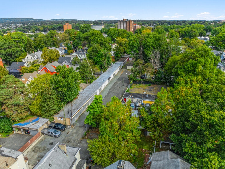 Primary Photo Of 197 Park St, East Orange Contractor Storage Yard For Sale