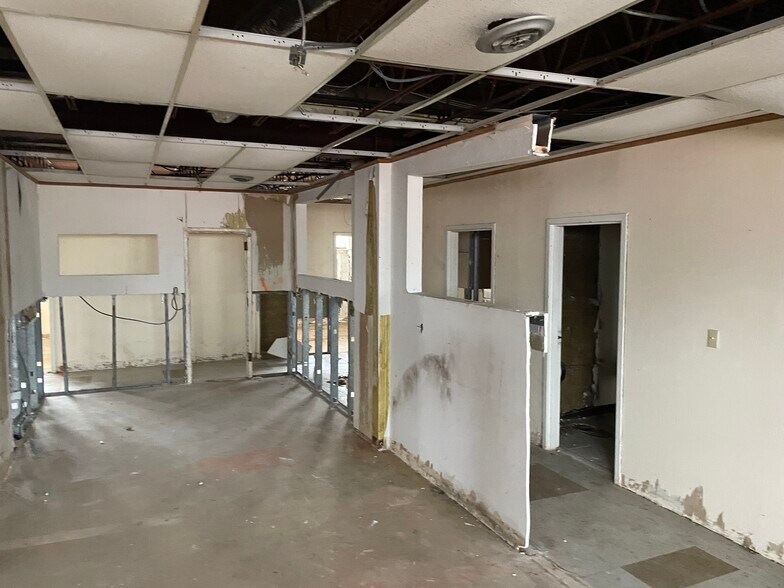 More Photos Of 2981 Church St, East Point Medical For Sale