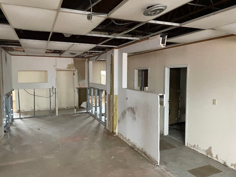 More Photos Of 2981 Church St, East Point Medical For Sale