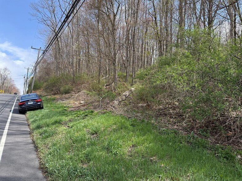 Primary Photo Of Torrington Rd, Litchfield Land For Sale