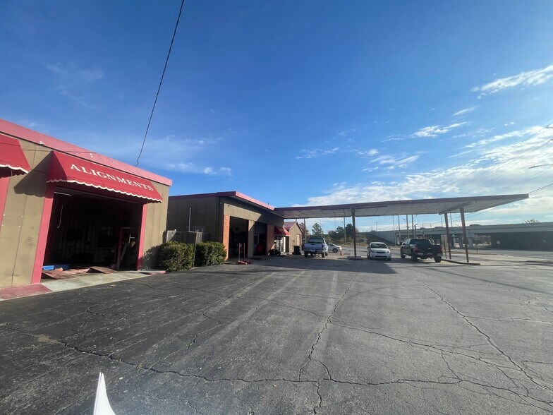 More Photos Of 11339 E 11th St, Tulsa Auto Repair For Sale