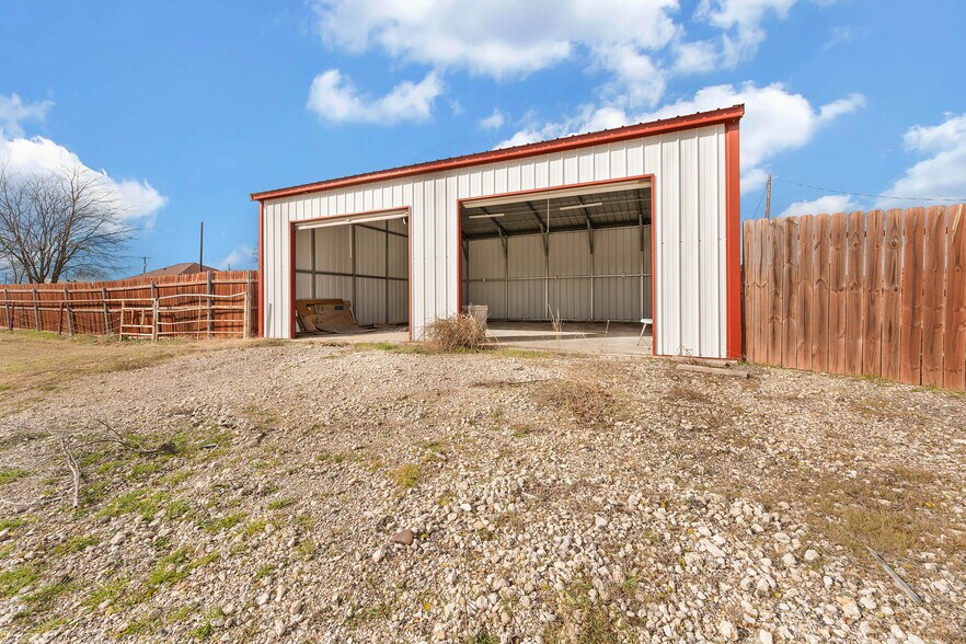 More Photos Of 11900 FM 1392, Terrell Warehouse For Lease