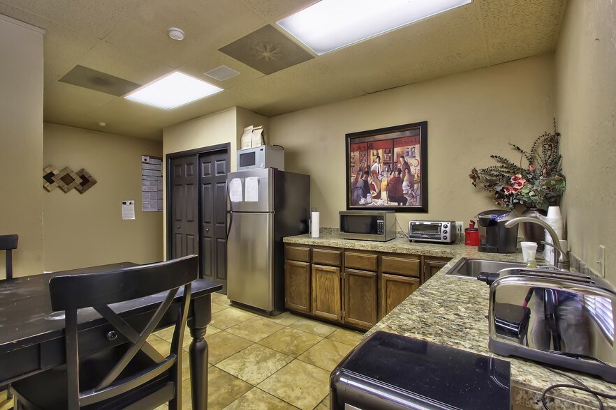 More Photos Of 9701 Fair Oaks Blvd, Fair Oaks Office For Sale