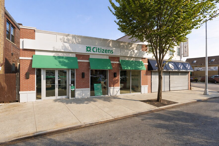 Primary Photo Of 15007 14th Ave, Whitestone General Retail For Sale