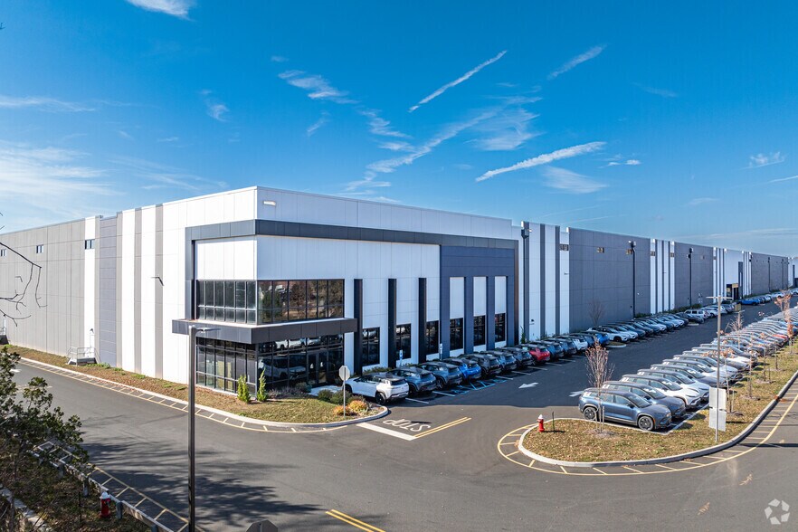 Primary Photo Of 47 Veronica Ave, Somerset Industrial For Lease