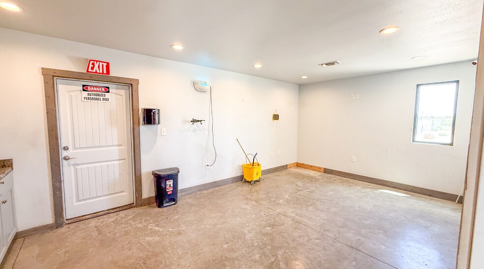 More Photos Of 1030 County 133 rd, Kermit Warehouse For Sale