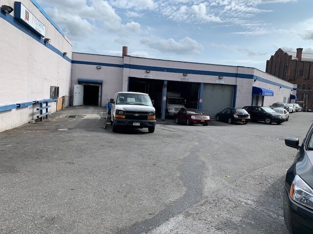 More Photos Of 221 Washington St, Mount Vernon Warehouse For Sale