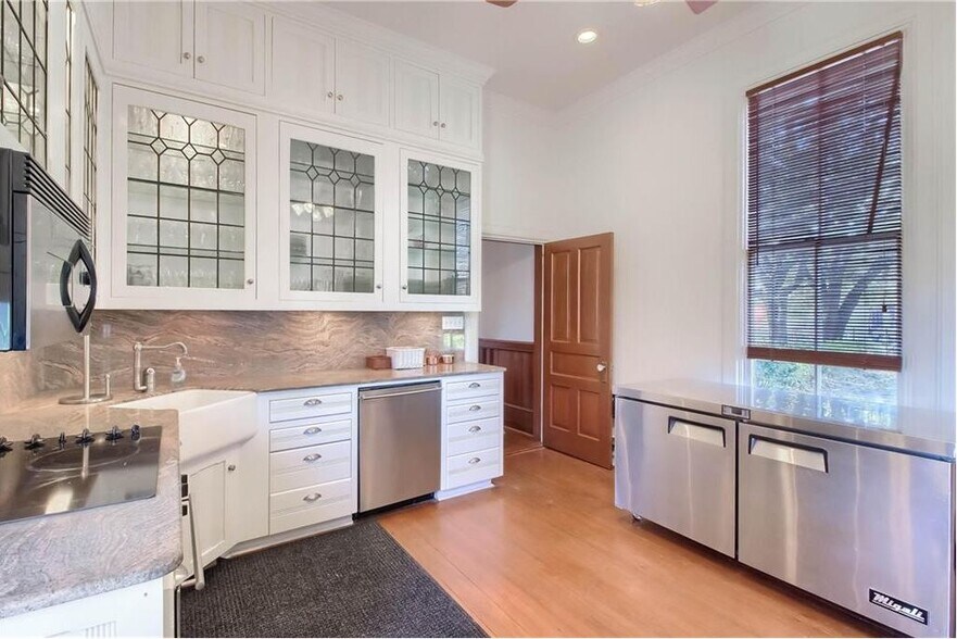 More Photos Of 1602 E Cesar Chavez St, Austin Office Residential For Lease