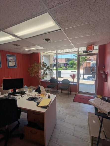 More Photos Of 18159 Dixie Hwy, Homewood Storefront Retail Office For Sale