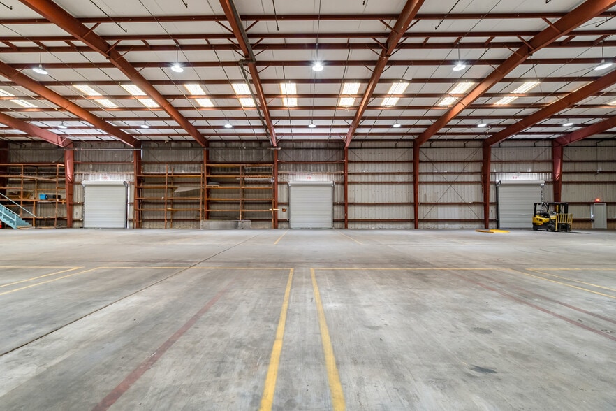 More Photos Of 125 Lurton St, Pensacola Distribution For Lease