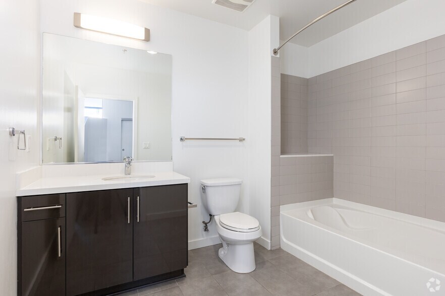 More Photos Of 801 S Hope St, Los Angeles Apartments For Lease