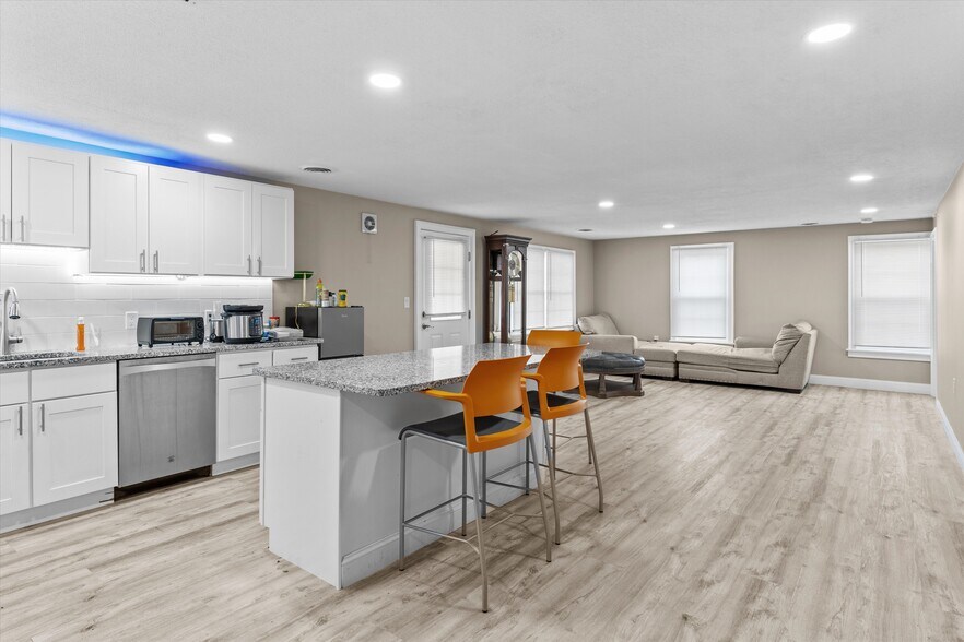 More Photos Of 47 Chelmsford St, Chelmsford Storefront Retail Residential For Sale