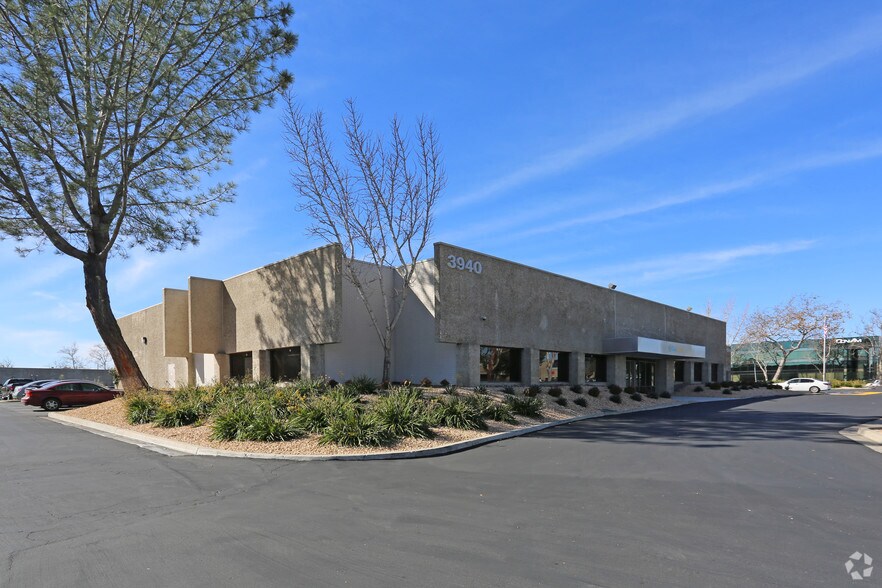 Primary Photo Of 3940 Ruffin Rd, San Diego Light Manufacturing For Lease