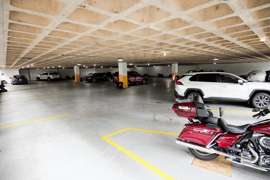 More Photos Of 1062 E Lancaster Ave, Bryn Mawr Apartments For Lease