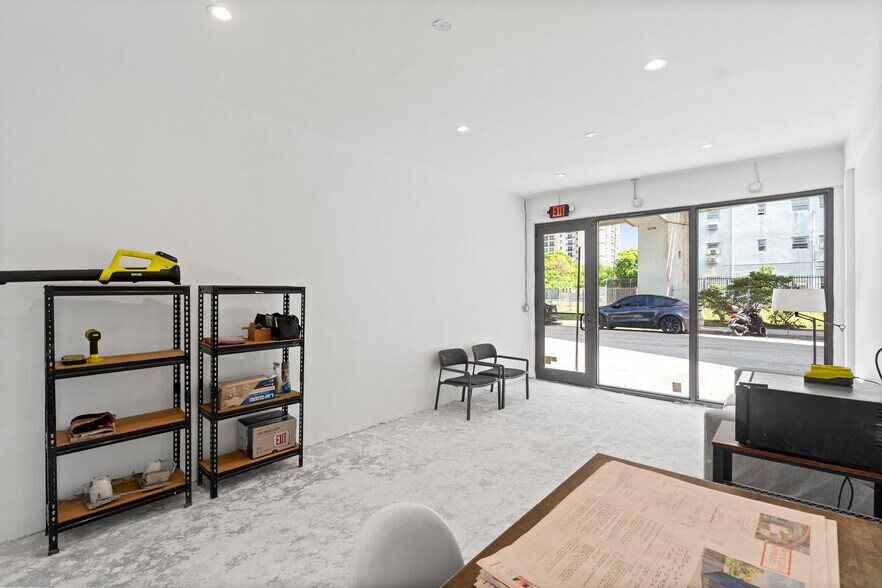 More Photos Of 216 NW 11th St, Miami General Retail For Lease