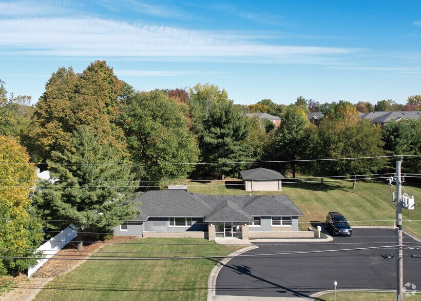 More Photos Of 3830 W 96th St, Indianapolis Office For Sale