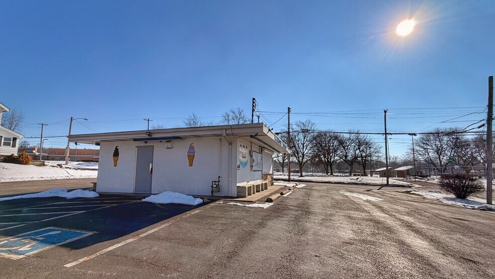 More Photos Of 2036 East Ave, Akron Fast Food For Sale