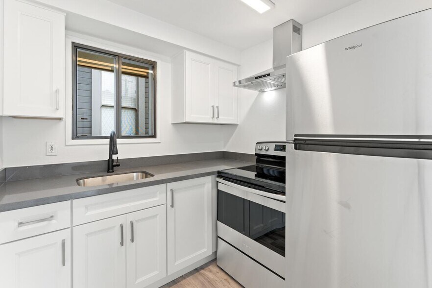 More Photos Of 2507-2525 SE Monroe St, Portland Apartments For Sale