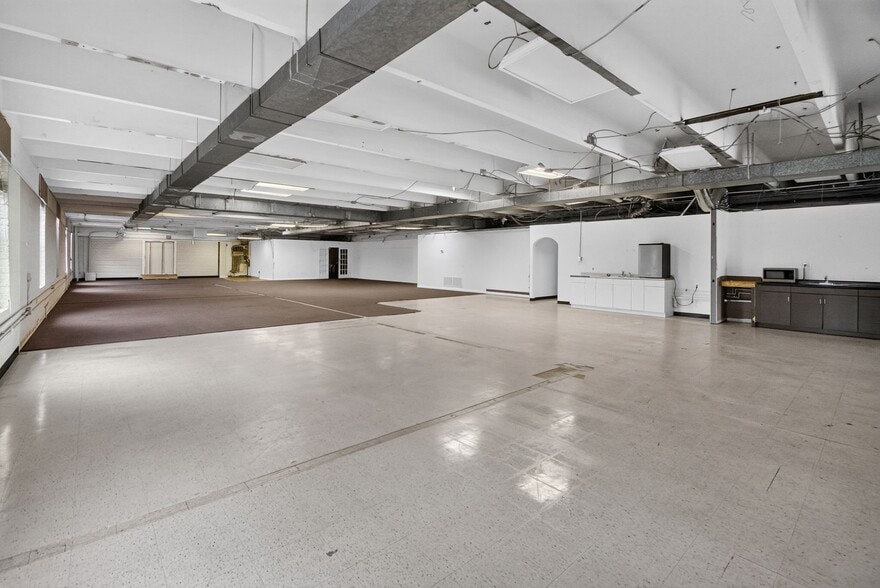 More Photos Of 8300 Merrifield Ave, Fairfax Light Distribution For Lease