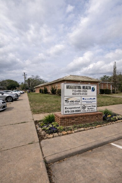 More Photos Of 1739 13th St, Hempstead Medical For Sale