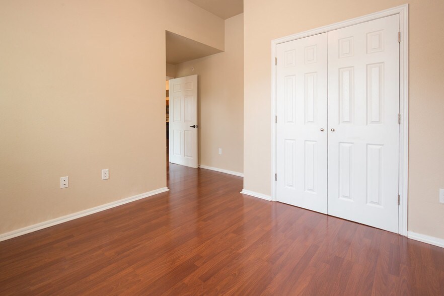 More Photos Of 715 Monnett Ave, Norman Apartments For Sale