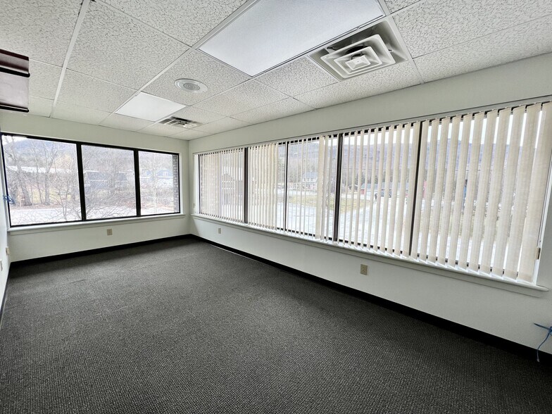 More Photos Of 1085 Route 4 E, Rutland Office For Lease